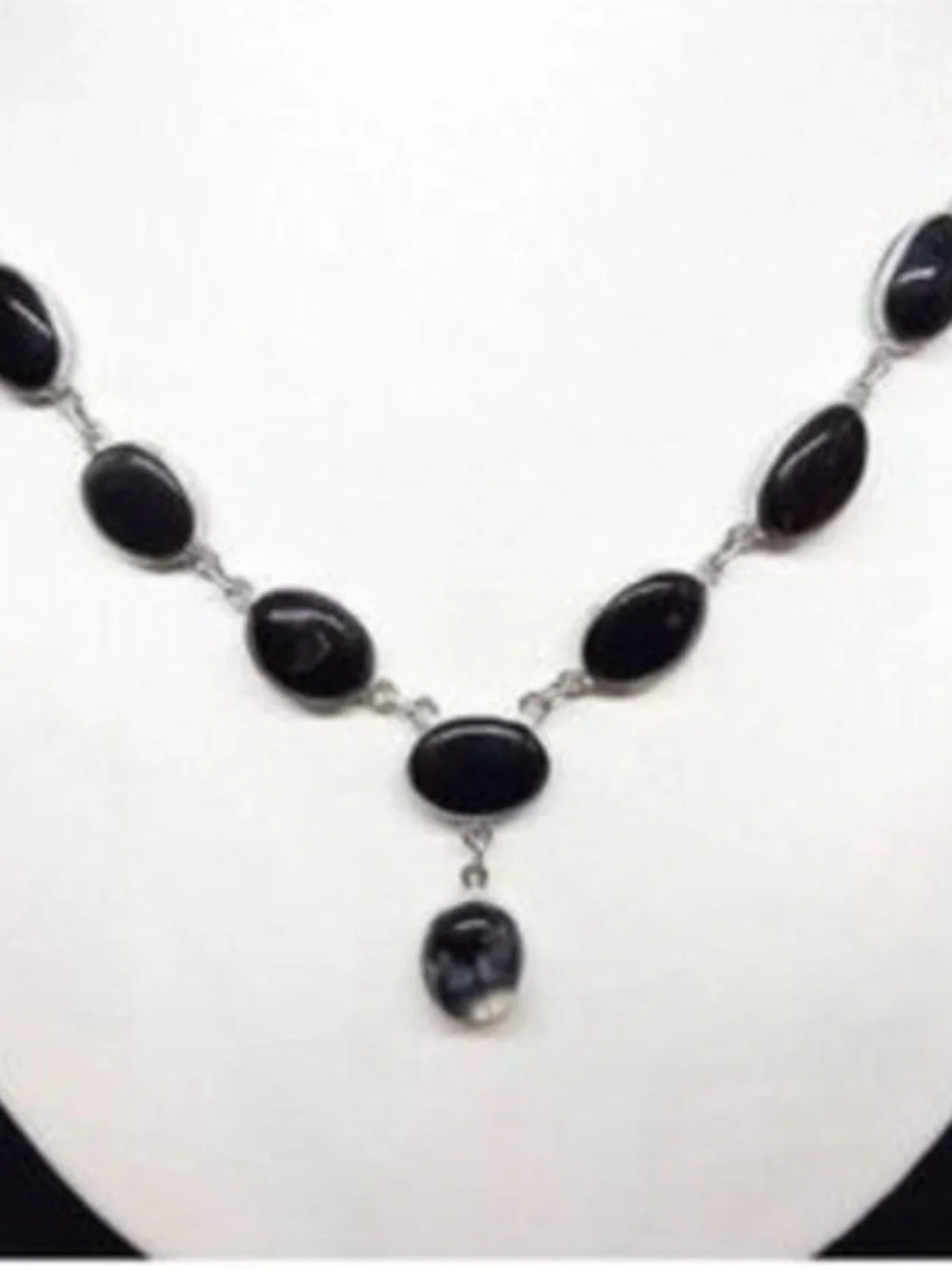 Vintage 42.82ctw Black Onyx Silver Necklace 24.5g  	 Main Stone	 Main Stone Cara